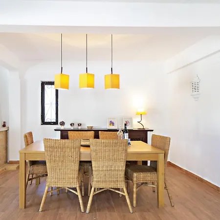 Casa Zelia וילה קבאנס דה טאבירה